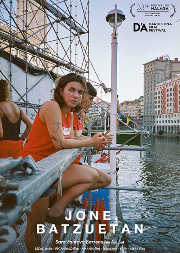 Jone, Batzuetan - Jone accoudée à un échafaudage